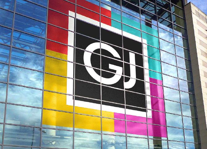 wizualizacja projektu logo galerii centrum handlowego na szklanej fasadzie budynku