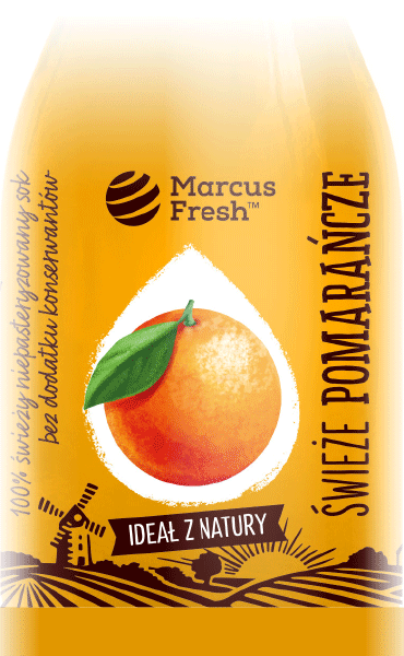 projekt przezroczystej etykiety na sok ze świeżych pomarańczy, z rysunkiem owoca i ilustracją wsi